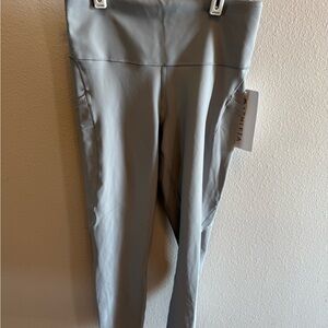 Athleta Light Gray interval stash 7/8 NWT small